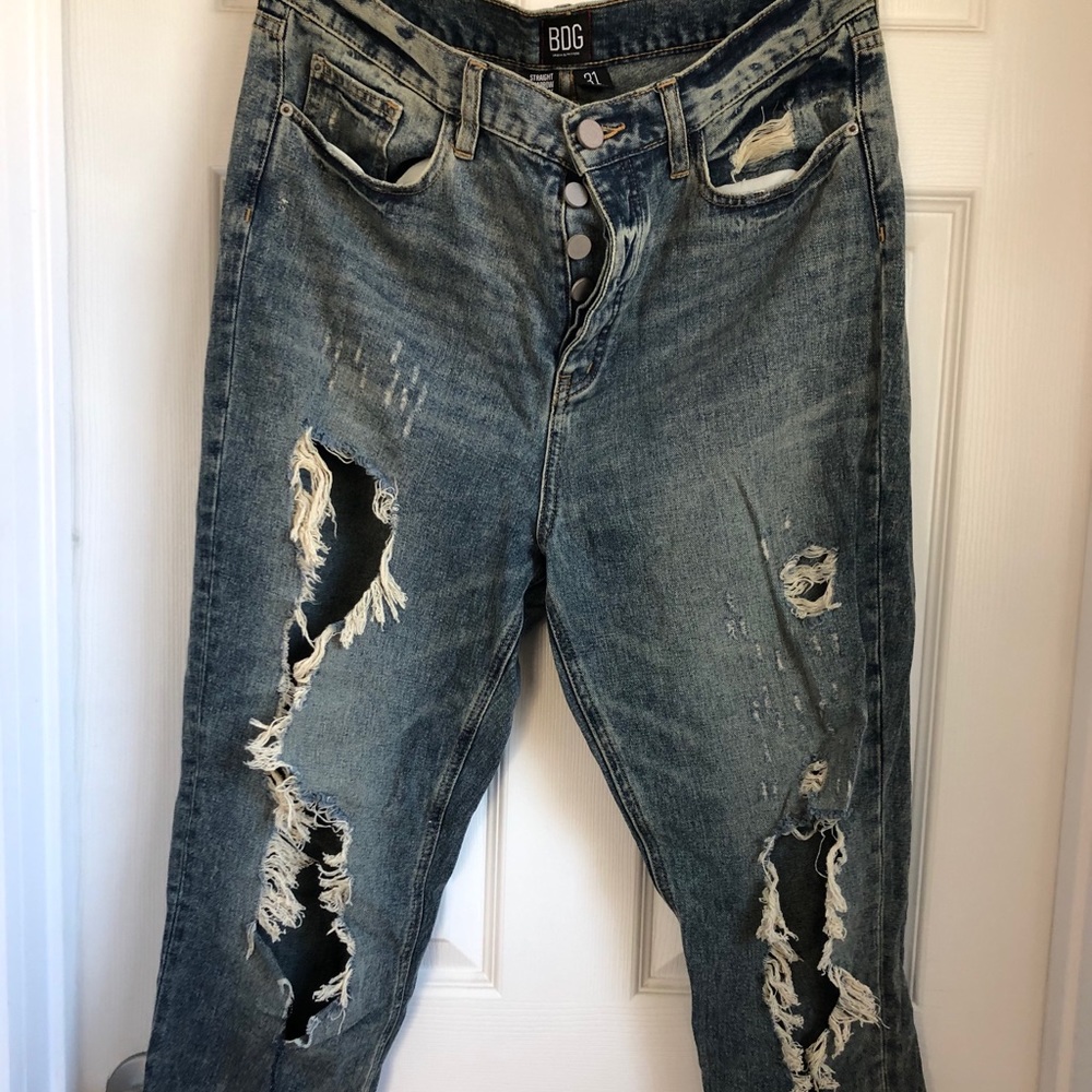 Distressed boyfriend jeans
